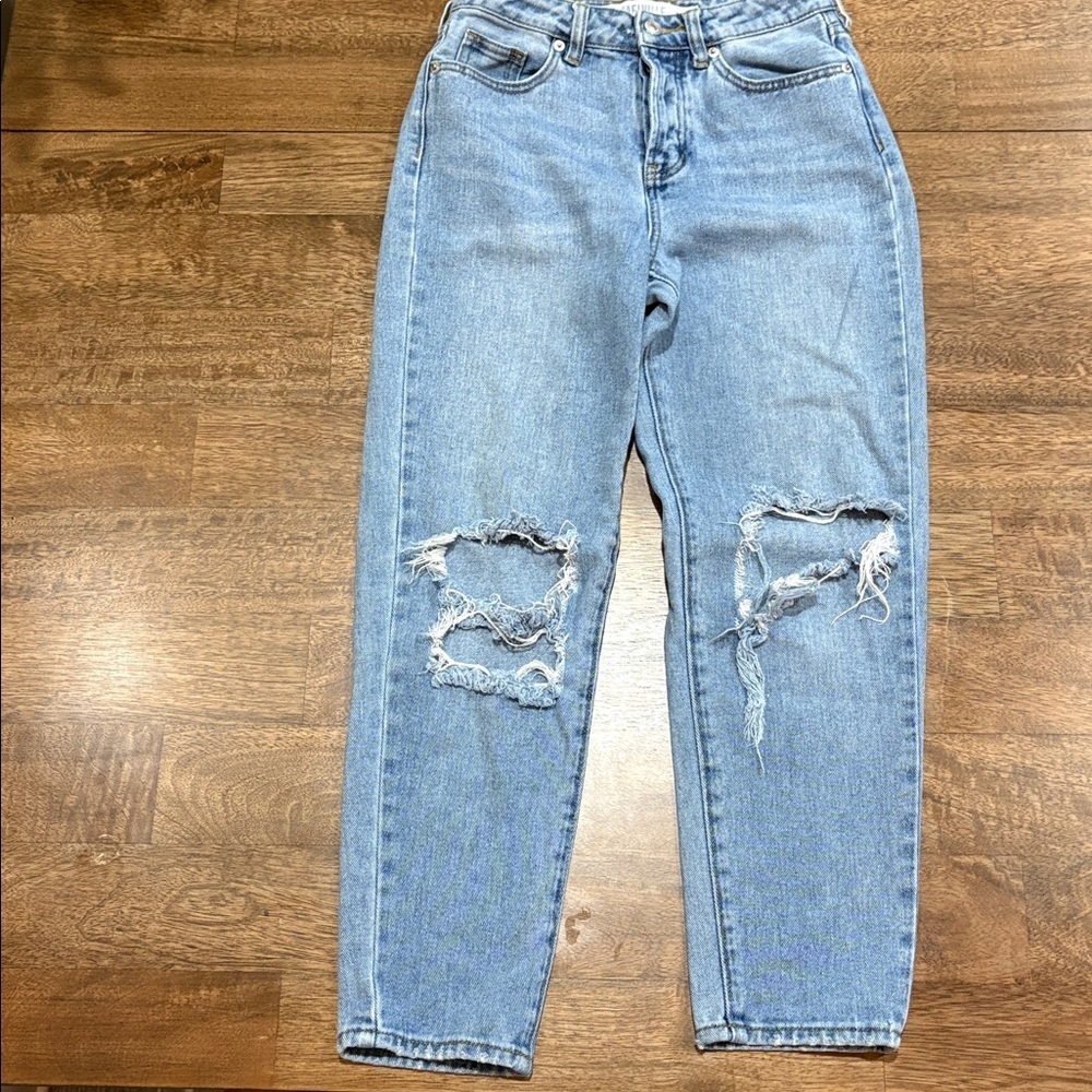 Brandy Melville Distressed Jeans. Button fly. 26